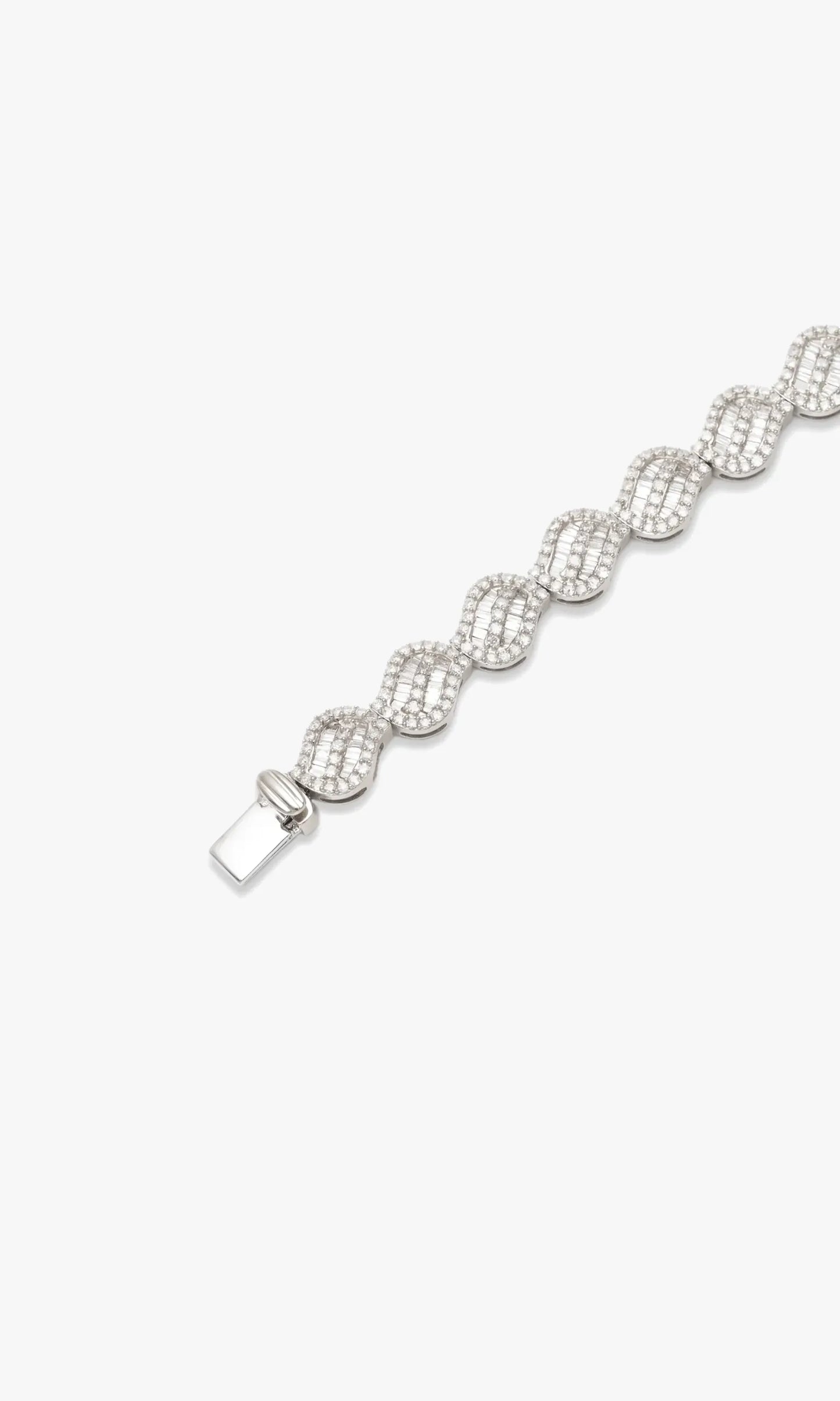 Bracelet With Diamonds And Baguettes