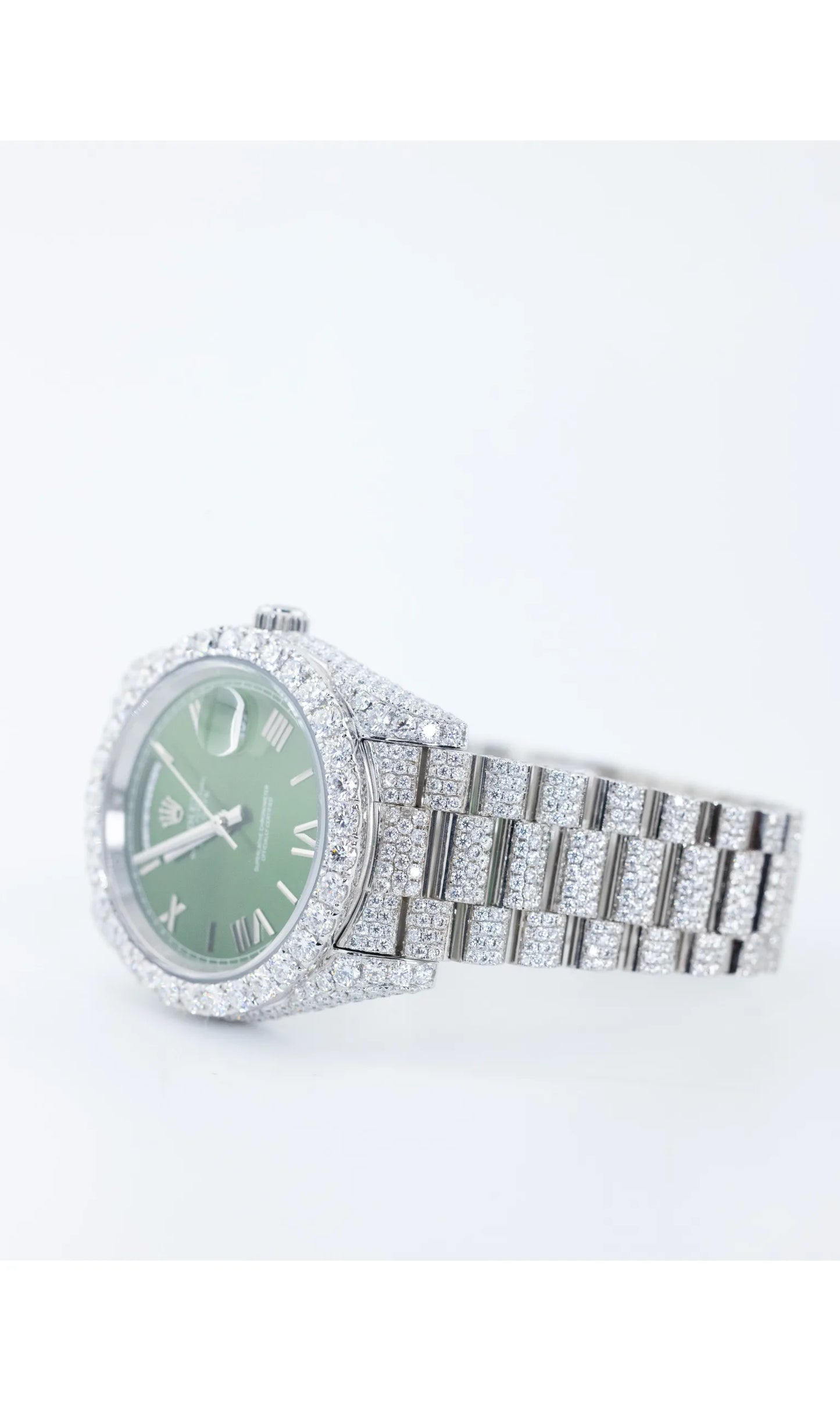 Popular hip-hop design, olive green dial, Roman numeral watch, set with VVS moissanite diamonds, made of stainless steel, custom iced out diamond watch Rated 5.00 out of 5 based on 1customer rating (1 customer r