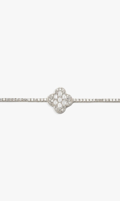 Tennis Bracelet With Emerald Piece